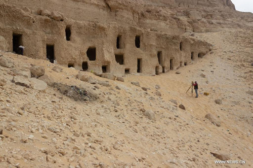 اكتشاف 250 مقبرة في جنوب مصر عمرها 4200 سنة
